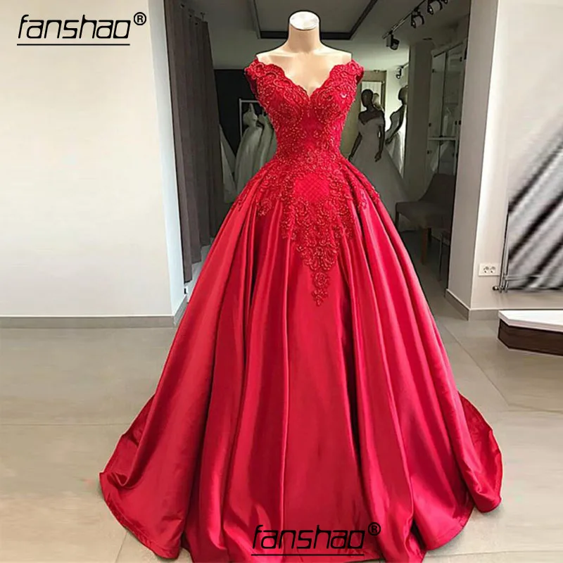 Fanshao kırmızı kabarık ucuz Quinceanera elbiseler aplikler boncuklu Robe De Soiree v yaka kapalı omuz özel durum törenlerinde