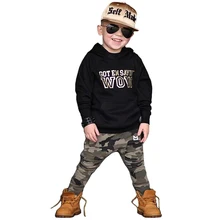 Комплекты одежды для маленьких мальчиков; сезон весна-осень; топ с капюшоном и надписью+ камуфляжные штаны; 2 предмета; модный детский костюм; наряды