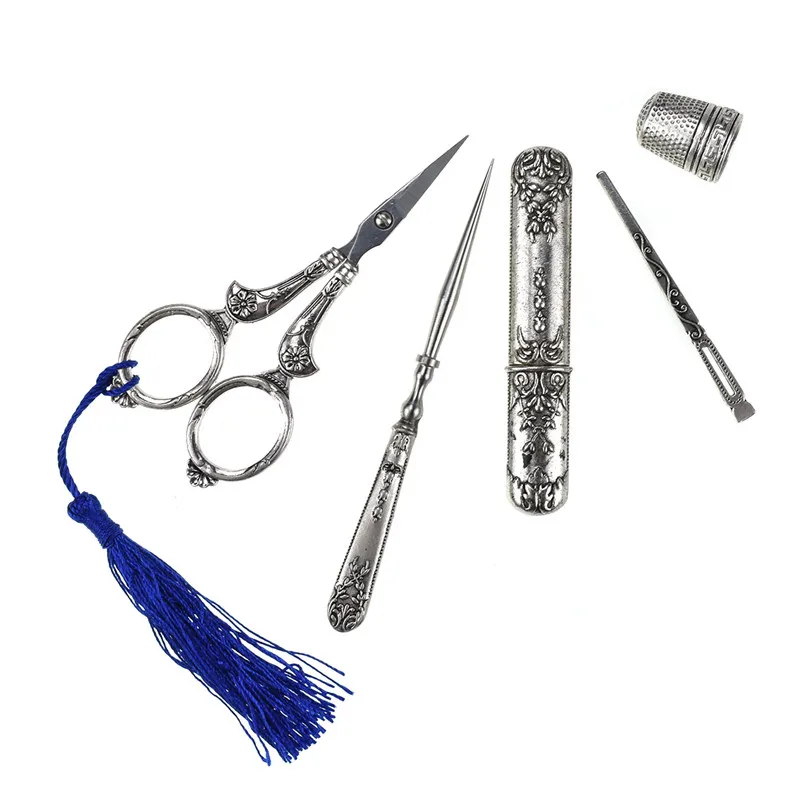 

European Vintage Sewing Kit Scissors Metal Awl Threader Thimble Needle Case DIY Sewing Tool Tailors Scissors for Household Women