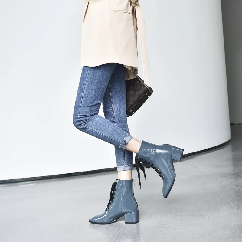 ZVQ/офисные Ботинки из лакированной кожи; модная Брендовая женская обувь на шнуровке; цвет синий, верблюжий; сезон осень-зима ботильоны с квадратным носком; размеры 34-40CN