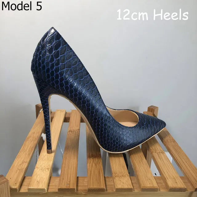 cn 39 shoe size