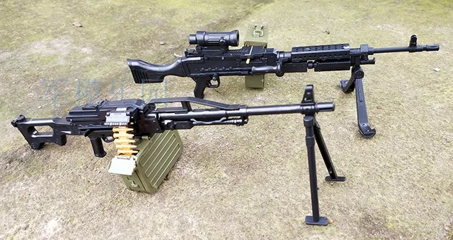 1:6 Assembly Gun Model Fourth Generation 1/6 Assault Rifle Light Machine Gun AK47 Soldier Weapon Plastic  Assembly Boy Toys 3