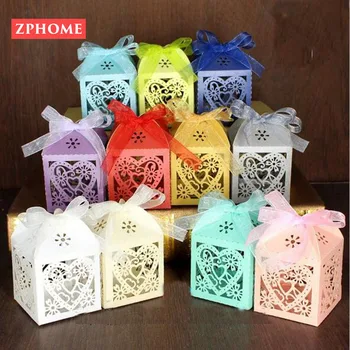 

100Pcs/set Love Heart Laser Cut Hollow Carriage Favors Gifts Candy Boxes With Ribbon Baby Shower Wedding Party Supplies