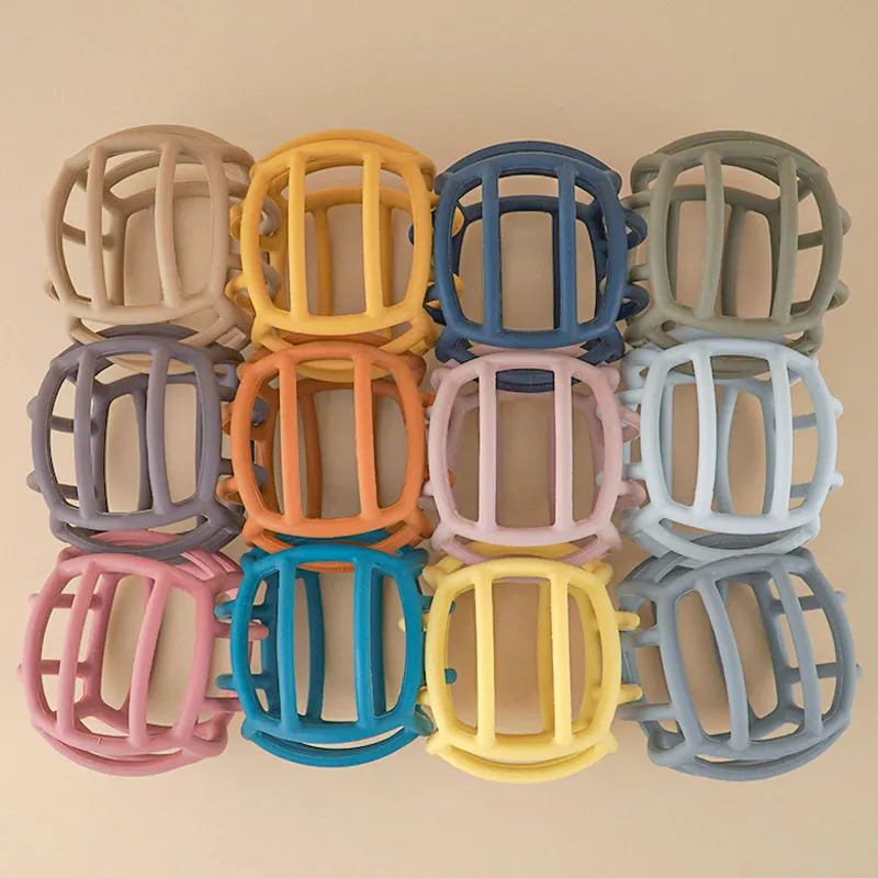 Hot Sale BPA Free Newborns Children's Products Colorful Silicone Chewing Teether Toy Ball Easy To Clean Safe Baby Shower Gifts