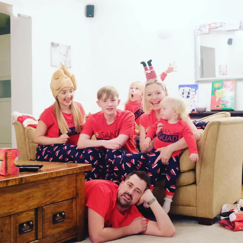 2019 Семейный комплект рождественских пижам с Санта-Клаусом, повседневная одежда для сна с длинными рукавами для мужчин и женщин