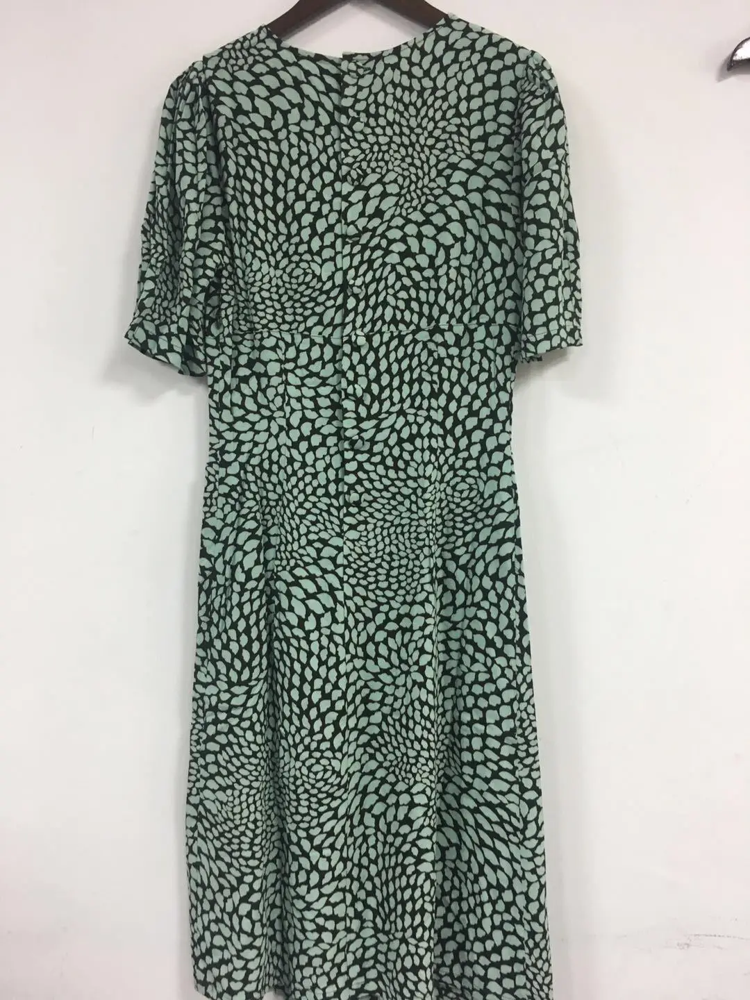 Новое зимнее темпераментное приталенное леопардовое женское платье с принтом