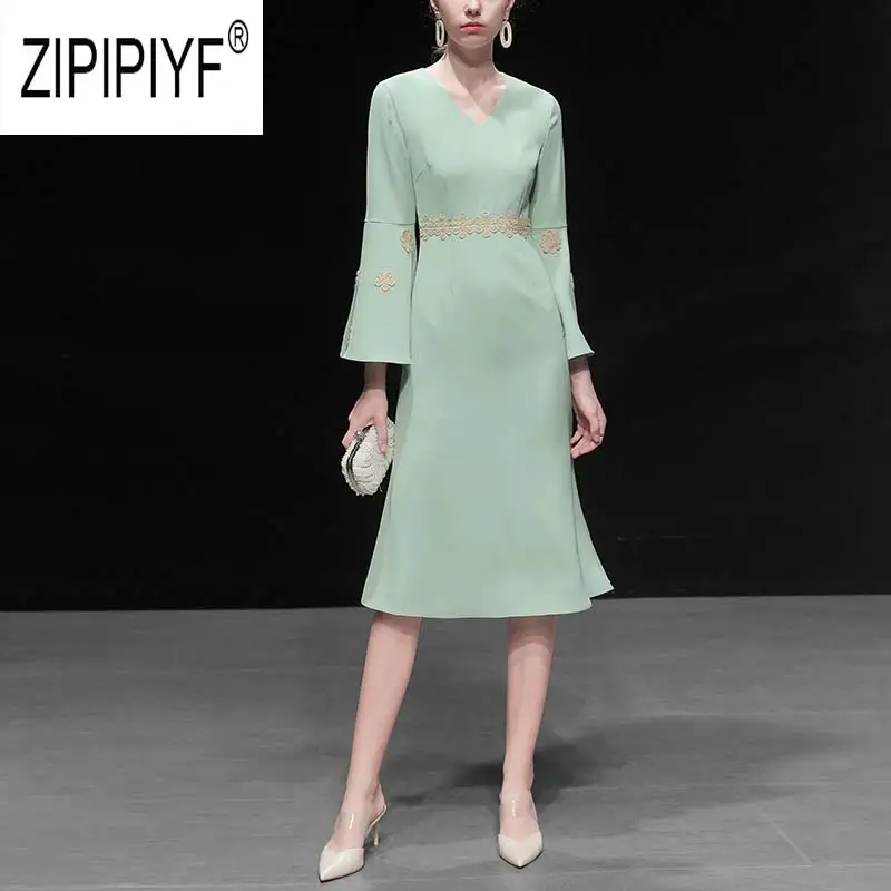 Euro Style Fashion Women Autumn Dresses V Neck Long Flare Sleeve Embroidery A-Line Dresses Elegant Office Lady Dress Z2243 - Цвет: Light Green