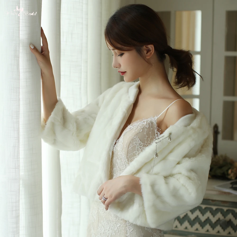 LZP580 Winter Fluffy Faux Fur Coat Ivory Long Sleeve Women Wedding Jacket