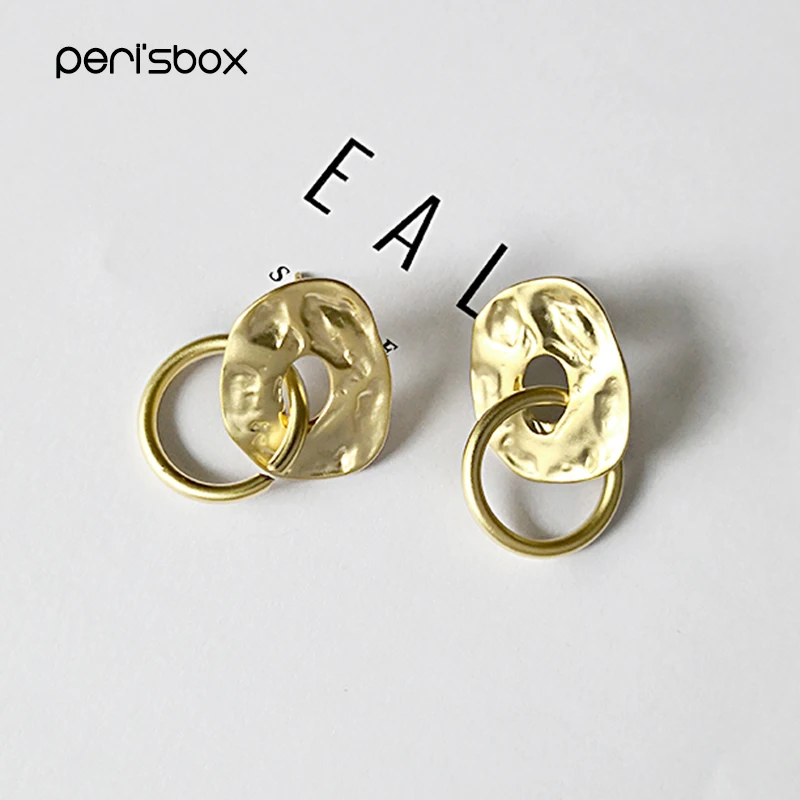 

Peri'sBox Trendy Matte Gold Hammered Coin Stud Earrings Stylish Geometric Round Earrings Double Circle Statement Earrings Femme