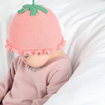 

High Quality Autumn And Winter 0-1 Strawberry Knitted Baby Wool Hat New Cute Hot Sale Baby Hat New Lace Ferrule Child Knit Cap
