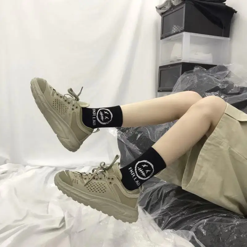 Cotton Cartoon Pattern Hip Hop Style Breathable Mid Tube Socks Women Skateboard Socks 1Pair Soft Long Sock for Men Japanese