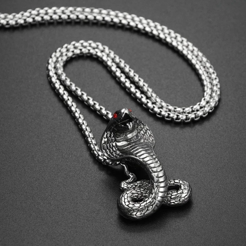 Neue Trendy Tier Cobra Form Anhänger Halskette männer Halskette Metall Böhmischen Roten Kristall Intarsien Anhänger Zubehör Partei Schmuck