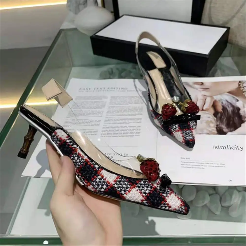 

Fashion Women Pumps Casual Party Strawberry Metal Decoration Pointed Toe Med Heel New Shoes Sweet Patent Leather Pumps