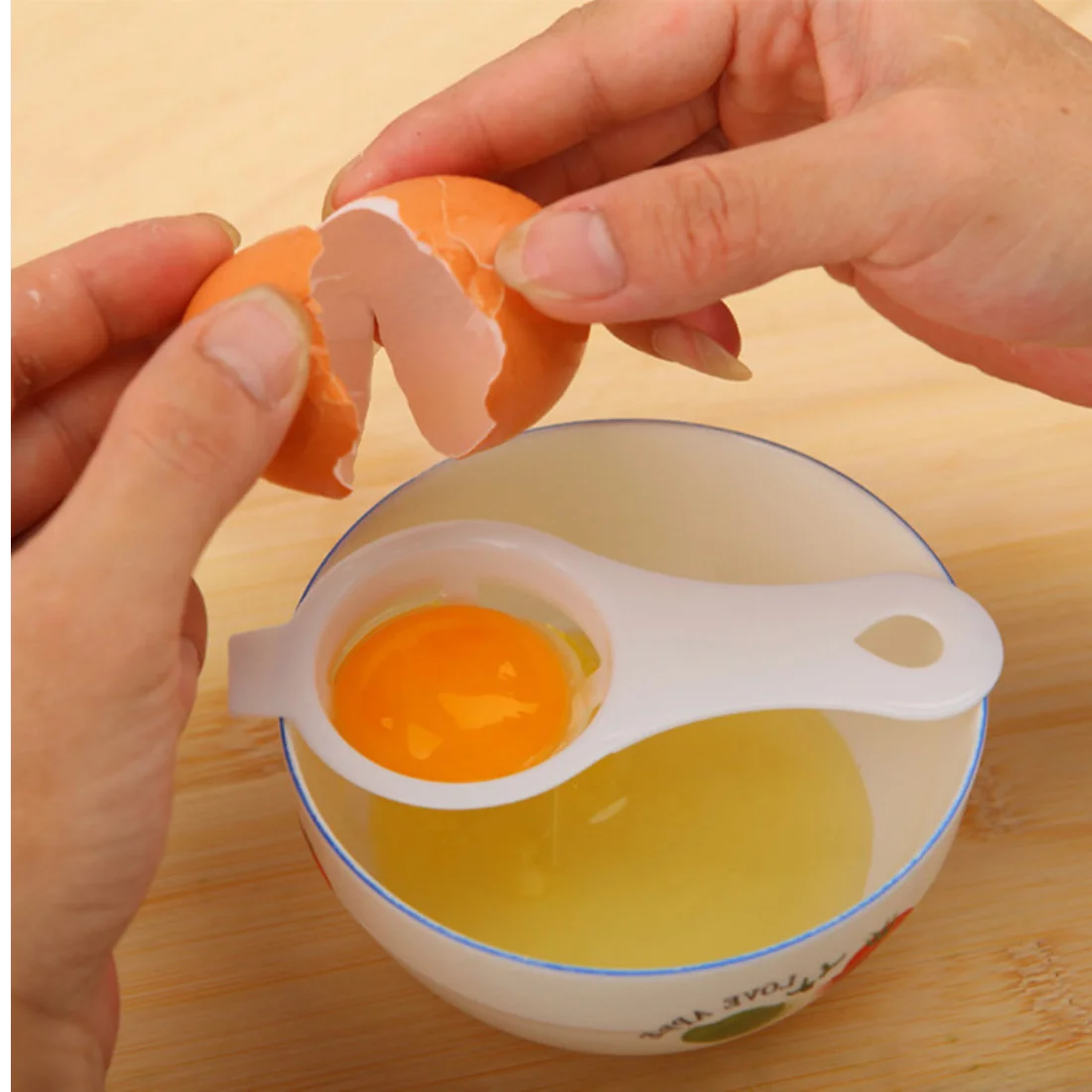 Egg Separator Kitchen Gadgets Baking Tools Remover Yoke Strainer