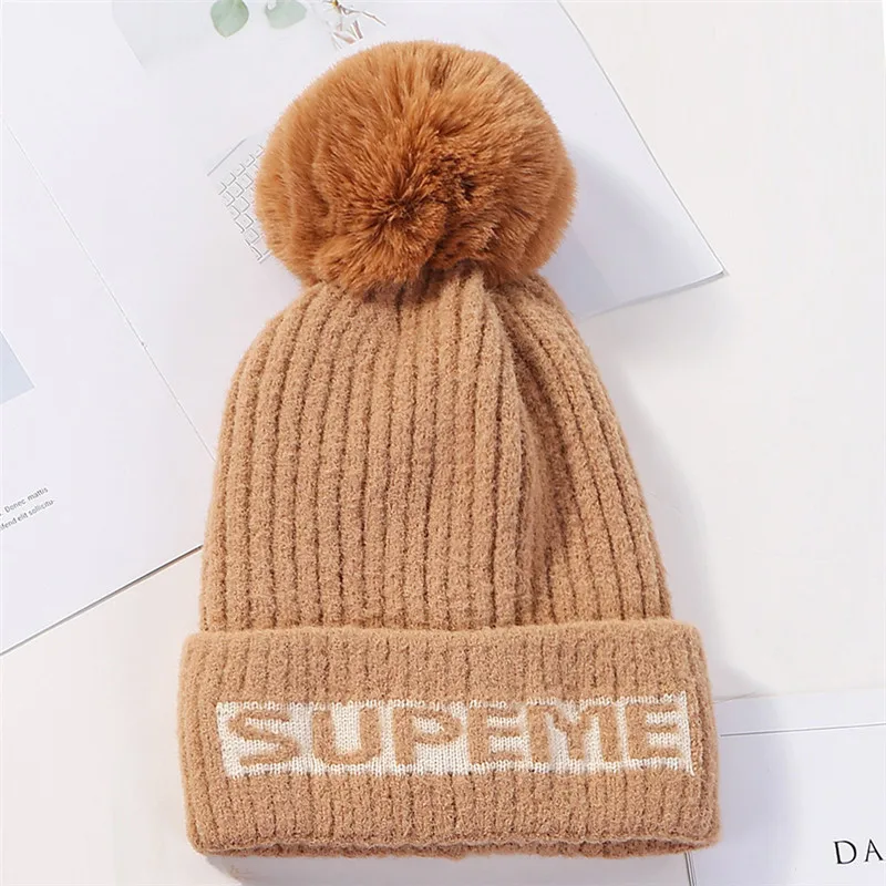 USPOP Новая модная зимняя женская шапка с буквенным принтом skullies, бархатные шапки с подкладкой, толстые теплые вязаные шапки, Повседневные шапки с буквенным помпоном