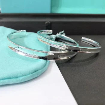 

Hot Fashion Classics European And American Style Bracelet Women Logo Original 1:1 925 Sterling Silver Jewelry Valentines Gift