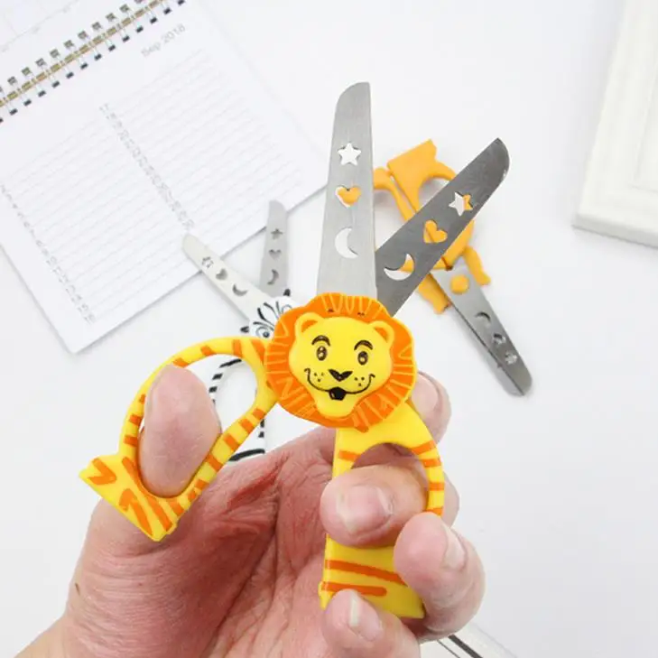 1 шт милые DIY лесные животные, тигр, Лев, Лошадь пластиковые ножницы для резчик бумаги; Скрапбукинг, Офисные, школьные, корейские канцелярские принадлежности