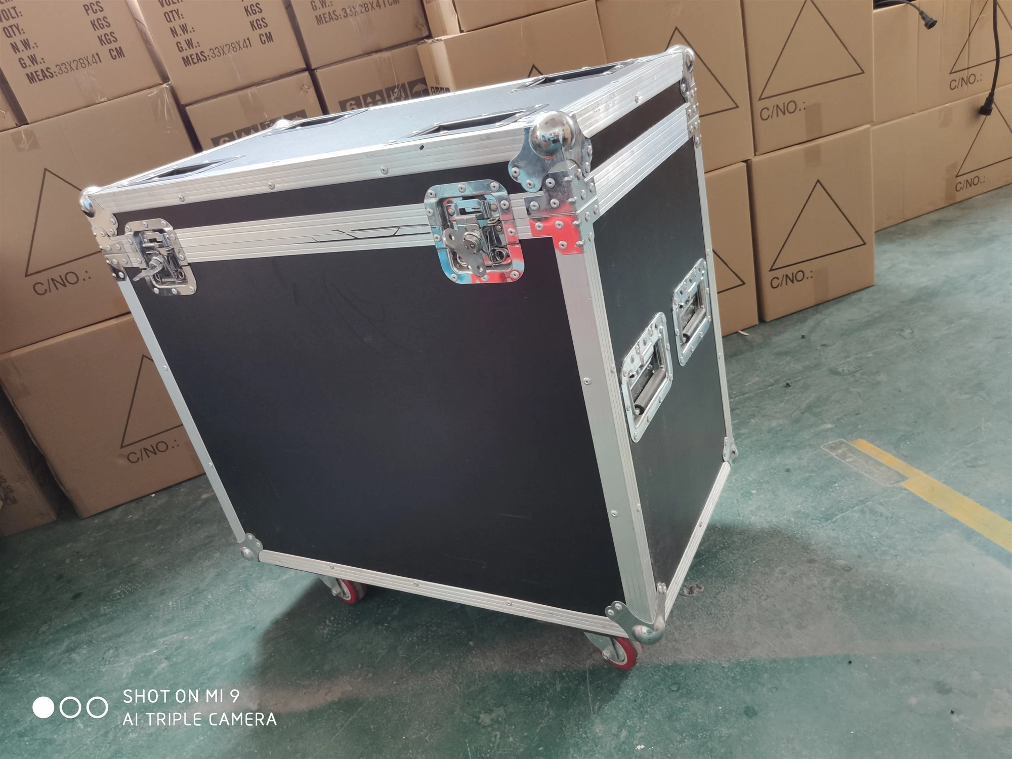 2 piezas con una funda de vuelo para haz de pantalla tartil 200W 5R Sharpy Alta Luz de cabeza móvil de haz brillante Iluminacion