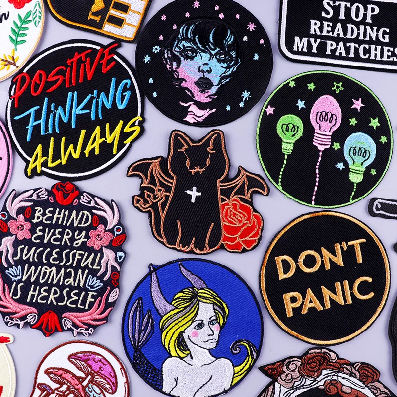 Cartoon Killer Cat Applique Toppe Ricamate Per Abbigliamento Toppe Termoadesive Lettera Capricorno Ferro Sulle Toppe Sui Vestiti