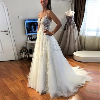 

V-neck Straps A Line Wedding Dresses Elegant Lace Appliques Soft Tulle Bridal Gowns vestidos De Noiva 2021 Sleeveless Backless
