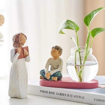 

Nordic Style Love Family Figurines Resin Miniacture Mum Dad and Children Home Decoration Accessories Modern Flowers Vase