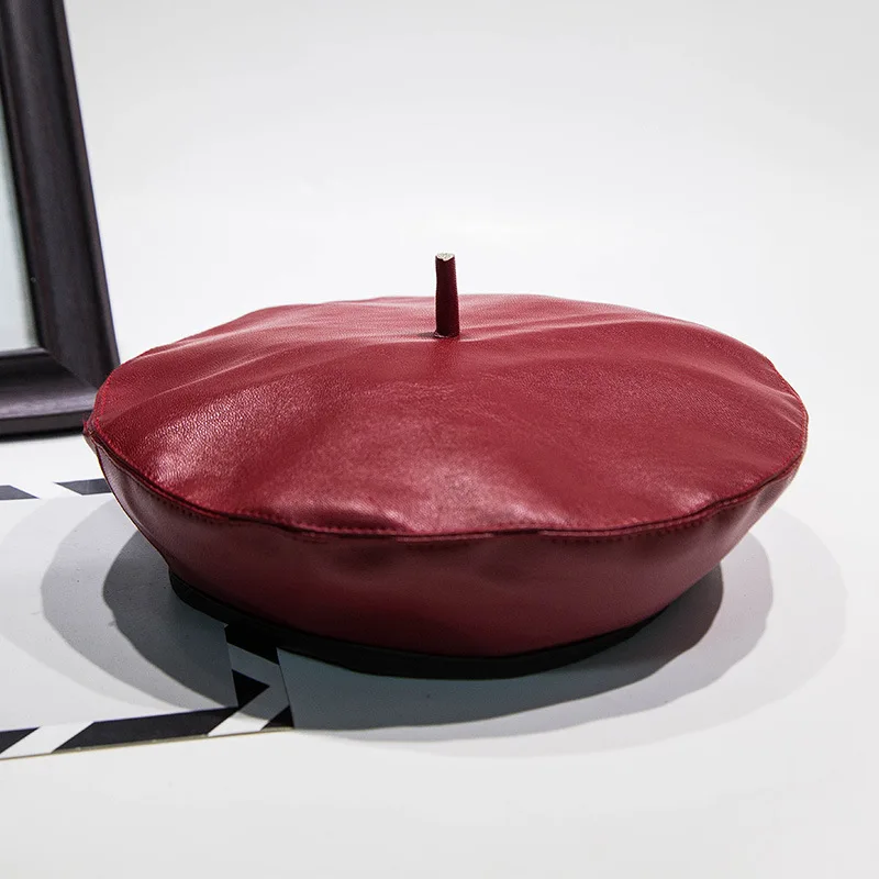 red Новинка, зимние женские теплые береты из искусственной кожи, шапки для девушек, модные зимние теплые головные уборы, Прямая поставка - Цвет: red