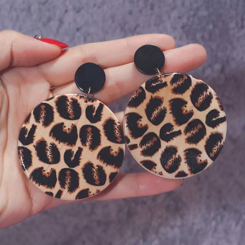 

Geometric round leopard temperament steel earrings