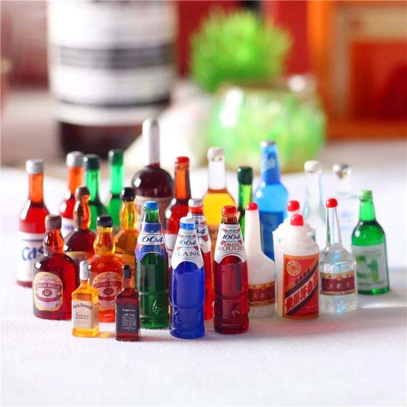 

4PCS 1/6 1/12 Dollhouse Miniature Drink Wine Beer Model Parts Random Color