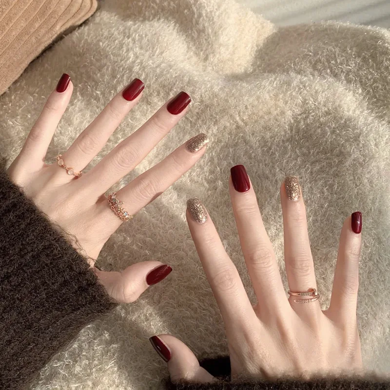 

24Pcs Gold Red Wine Color Flash False Nails Bright Gold Jump Color Fake Nails Press On Artificial Fingernails Patch with Glue
