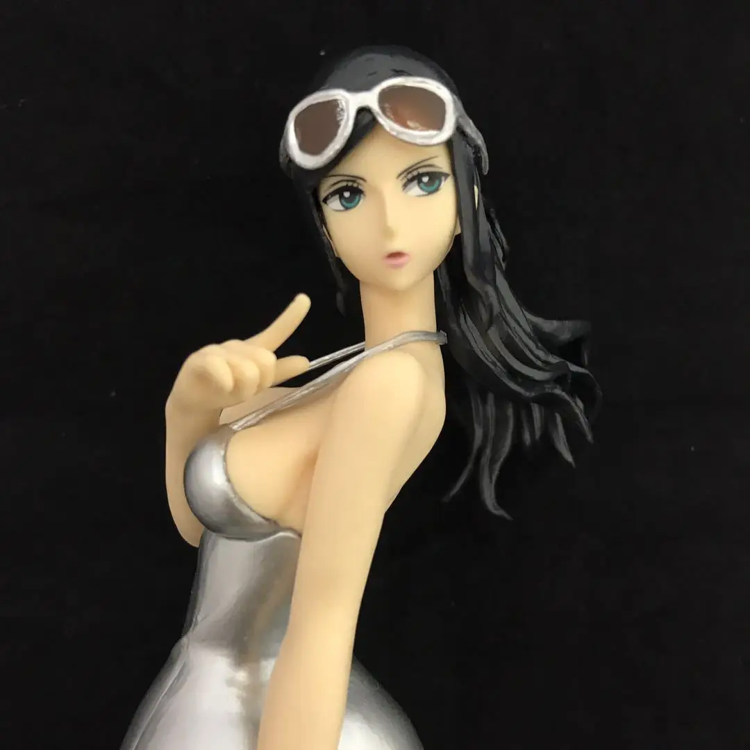 

One Piece/One Piece Ultra Large Assemblage Flashes & Charm Robin Glasses Crane Machine Boxed Model Garage Kit
