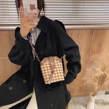 

Woolen Female Crossbody Shoulder Bag PU Splicing Casual Travel Messenger Satchel Youth Ladies Simple Versatile Bag