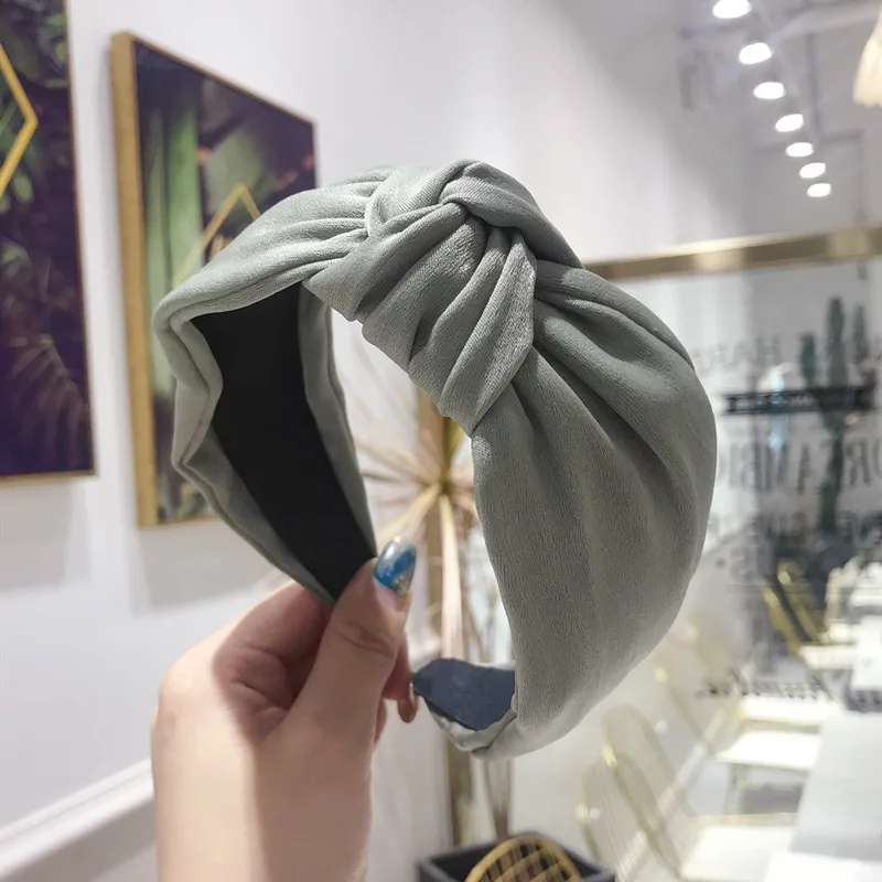 Светло-зеленый Bohemian Solid Color Hairbands Satin Top Knotted Wide Headband Women New Elegant Headwear Hair Hoop Accessories Red Pink Yellow - Цвет: Светло-зеленый