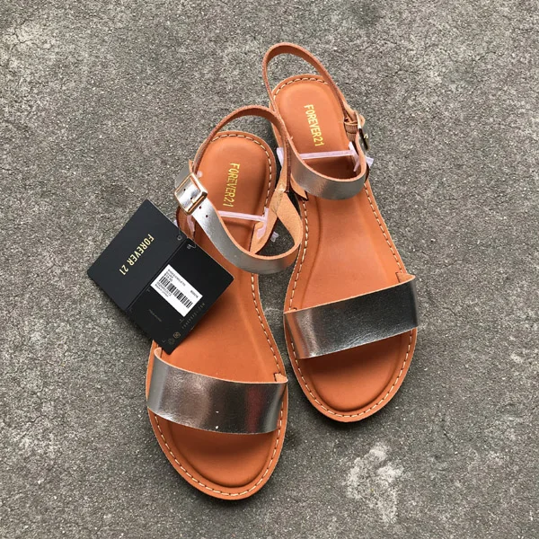 NAN JIU MOUNTAIN Summer Flat Sandals Women Genuine Leather Simple Bright Color Buckle Studded Beach Shoes Plus Size - Цвет: C-sliver