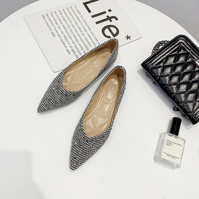 Lady Shoes Women Flat Shoes Fall Pointed Toe Flats Leisure Comfort Shoes For Women Rivet Vintage Shoes Ladies Flats Lazy Shoes