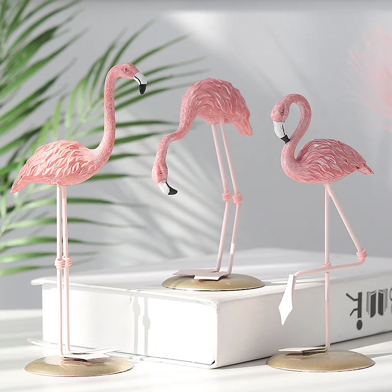 

Resin Flamingo Figurine Simulation Animal Statue Table Accessories Home Decoration Crafts Wedding Party Ornament Valentines Gift