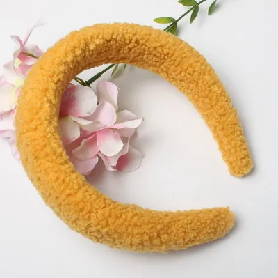 Yellow Милая мягкая плюшевая шерстяная повязка на голову для женщин и девочек, подходит для осени и зимы, держатели головных уборов, одноцветная повязка на голову из овечьей шерсти - Цвет: Yellow