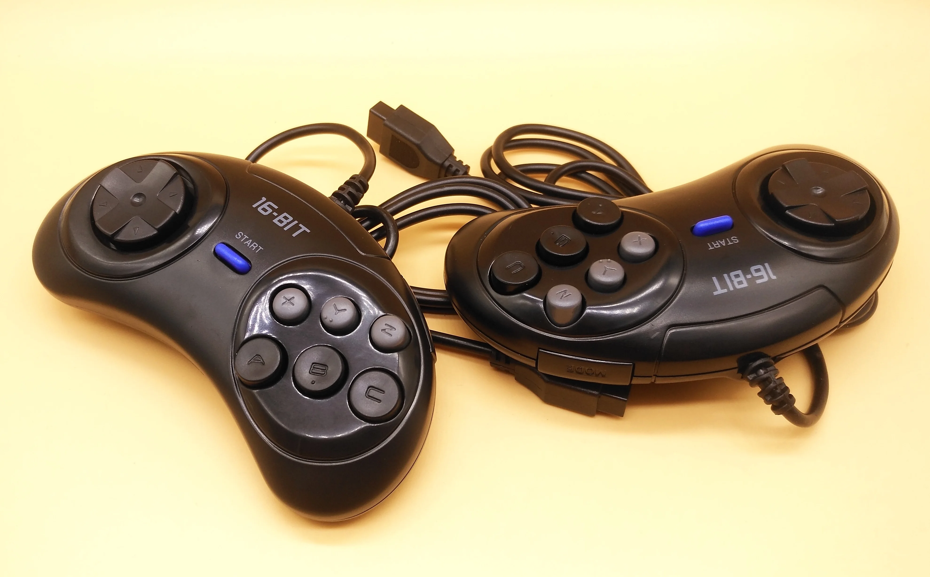2019 New Retro Mini TV Video Game Console For Sega MegaDrive 16 Bit Games with 208 Different Built-in Games Two Gamepads AV Out