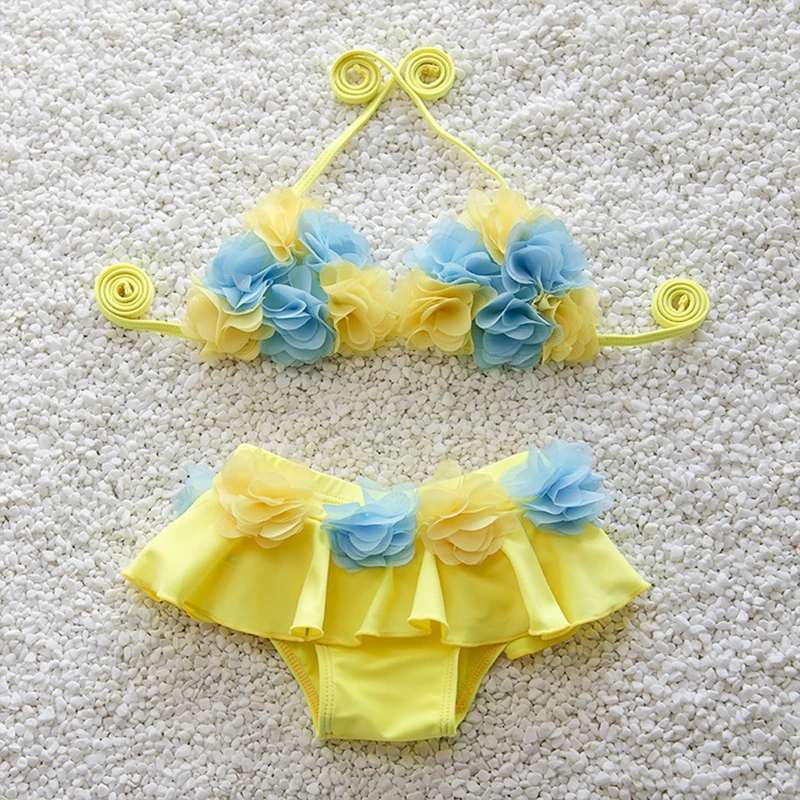 2889343223_167577722