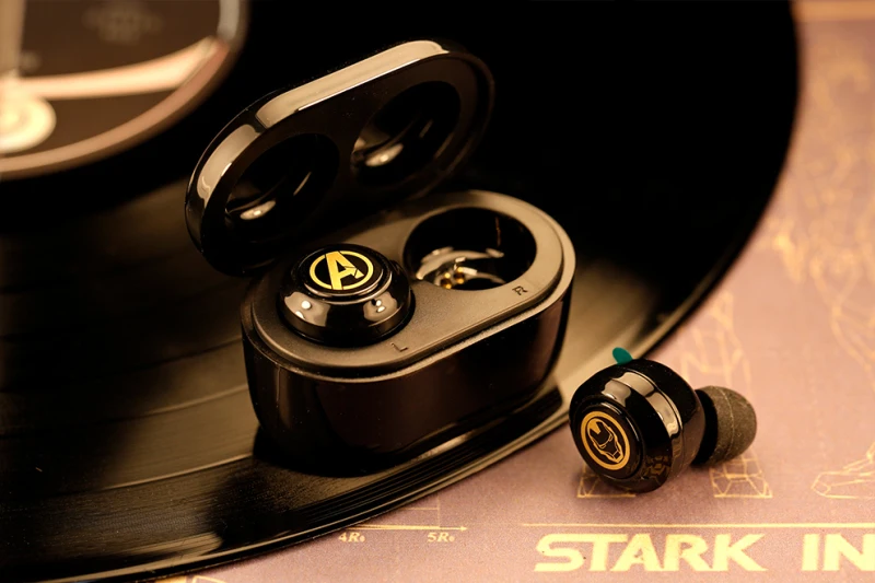 The Avengers collection TWS True wireless stereo Bluetooth 5.0 headset Iron Man Black gold earphones with Charging Storage box |