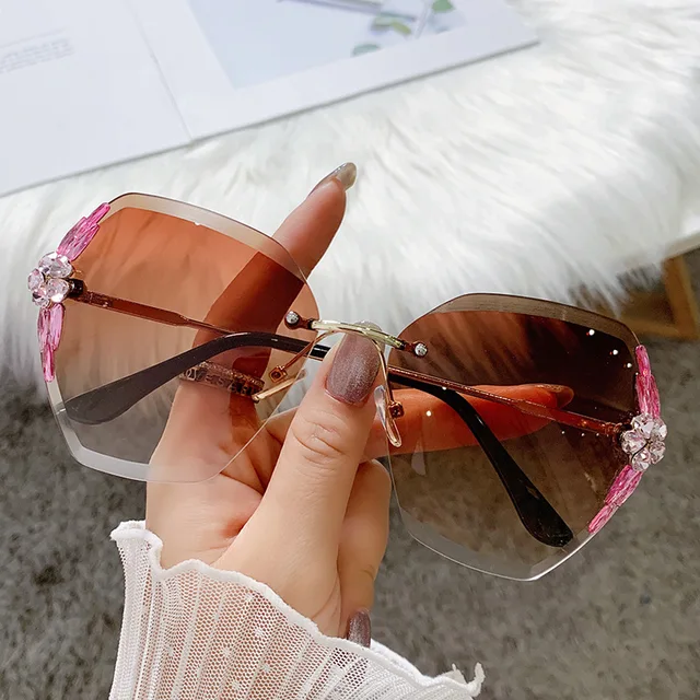 2022 Luxury Brand Design Vintage Rimless Rhinestone Sunglasses Women Men Fashion Gradient Lens Sun Glasses Shades for Female brown2