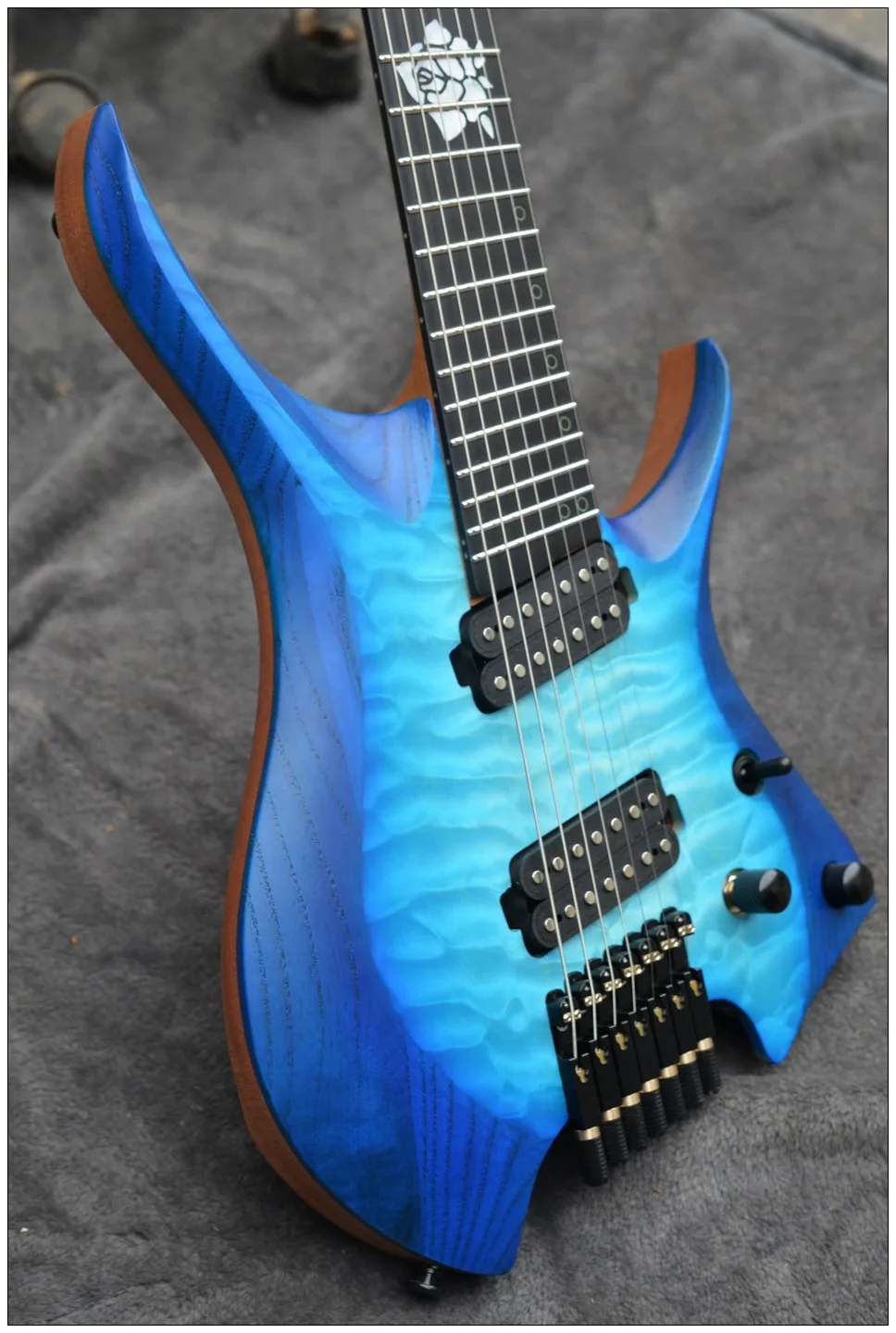 NK Guitars ヘッドレス7弦ギター