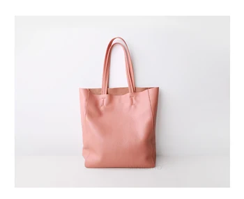 

The new 2019 tote tote bag features a simple, high-volume soft leather bag that can go with a large leather bag
