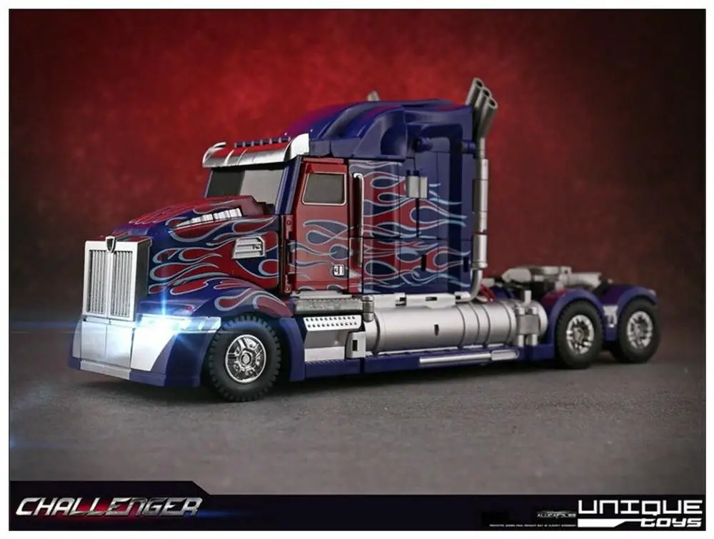 Новая трансформация уникальные игрушки UT R-02 OP Challenger OptimuPrime Gokin