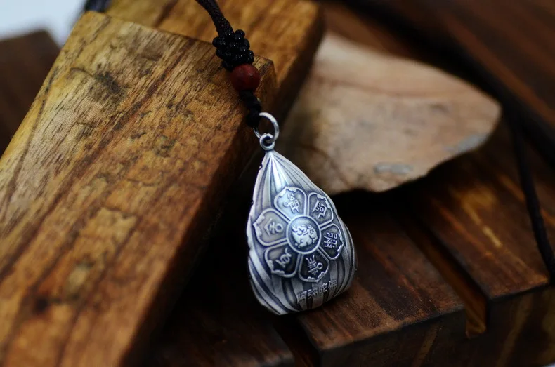 silver-buddha-pendant001D