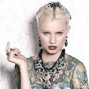 

Fashion Design 2019 Newest Arrival Hot Sale Green Resin Stone Plant Pendant Statement Necklaces For Women Party Gifts