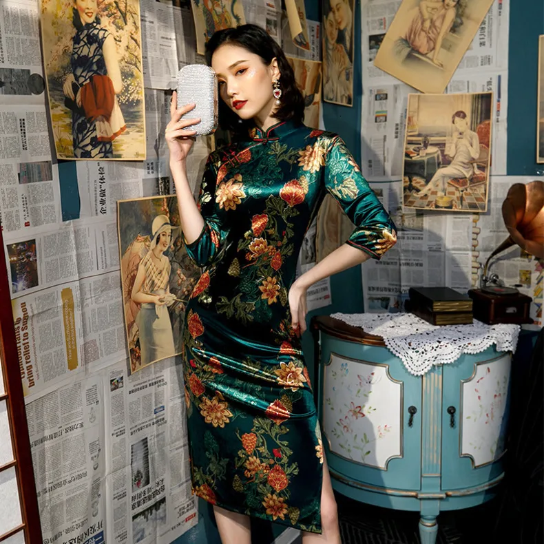 Sheng Coco 5XL 4XL Плюс Размер Классический женский китайский халат с длинными рукавами платье женщины длиной до колена печать зеленого цвета Qipao бархат ретро платье Ципао