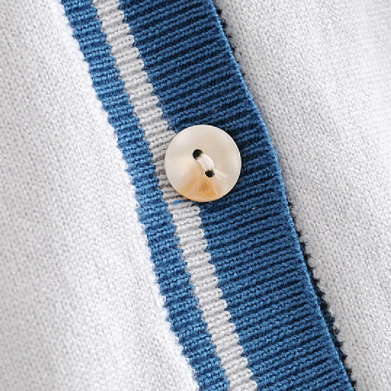 A6077
