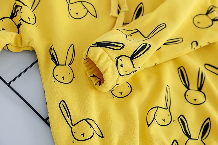 Комплекты детской одежды весенне-осенняя одежда для маленьких девочек костюмы для младенцев футболка с капюшоном и рисунком штаны в полоску костюм для отдыха для малышей