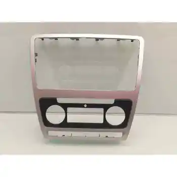 

1Z0858069 MOLDING SKODA OCTAVIA SALOON (1Z3)