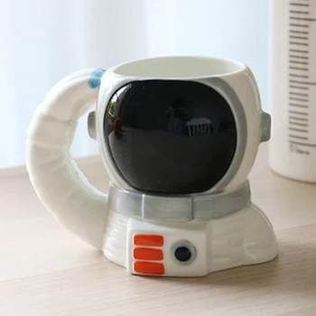 

2020 New 3D Astronaut Ceramic Coffee Mugs Personality Milk Tea Cups Couple Student Breakfast Mug Friend Gift Cup